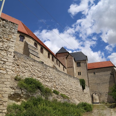 Neuenburg (Freyburg), Schloss