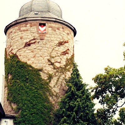 Neuenstein (Saasen), Schloss